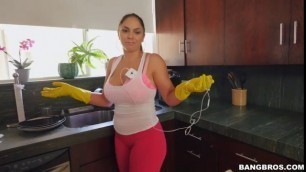 Marta Lacroft home sex Hot Latina Maid Gargles On Huge Cock